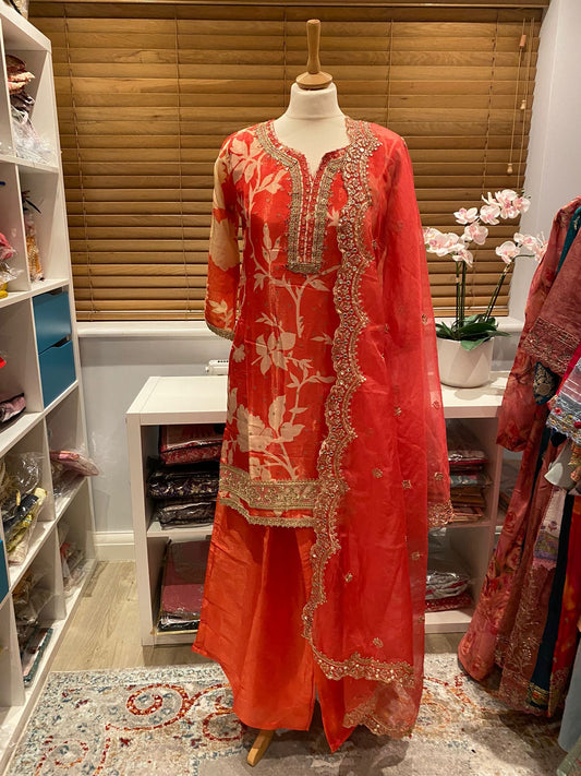 A line Kurta set with embroidered organza duppata